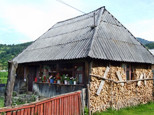 7498 Ruskova (obec s 94  procenty Ukrajinců)